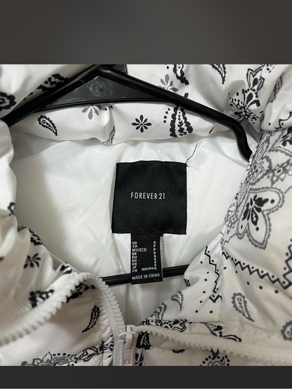 Forever 21 Kids White Paisley-Print Puffer Jacket - Picture 2 of 2